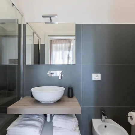 Residenza 33 게스트하우스 4*
