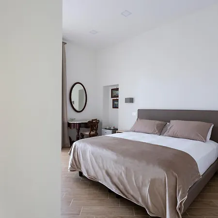Residenza 33 Guest house Naples