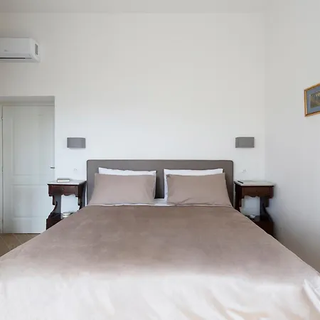 Residenza 33 4* Neapol